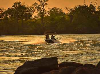 Mpala Jena Camp: Bootsfahrt Mpala Jena Camp: Bootsfahrt