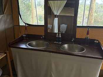 Ol Pejeta Bush Camp: Guest Tent Waschtisch