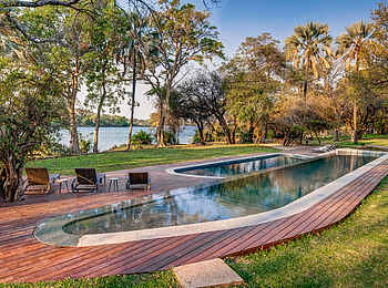 Palm River Hotel: Blick über den Pool auf den Sambesi Palm River Hotel: Blick über den Pool auf den Sambesi