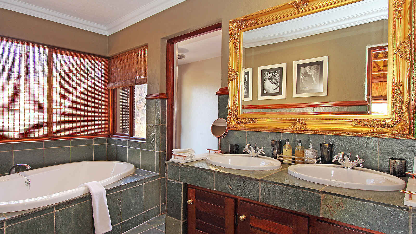 Camp Ndlovu: Prachtvolles Badezimmer Camp Ndlovu: Prachtvolles Badezimmer