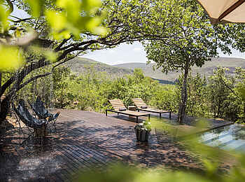 Marataba Mountain Lodge: Outdoor Shower am Pool Marataba Mountain Lodge: Outdoor Shower am Pool