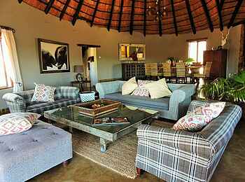 Amalinda Lodge: Home Stead Lounge