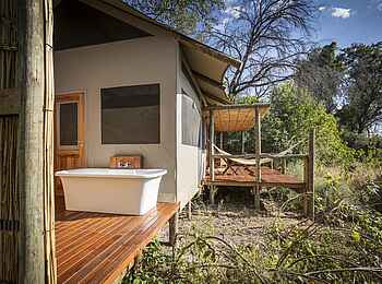 Amber River Camp: Badewanne auf der Veranda Amber River Camp: Badewanne auf der Veranda