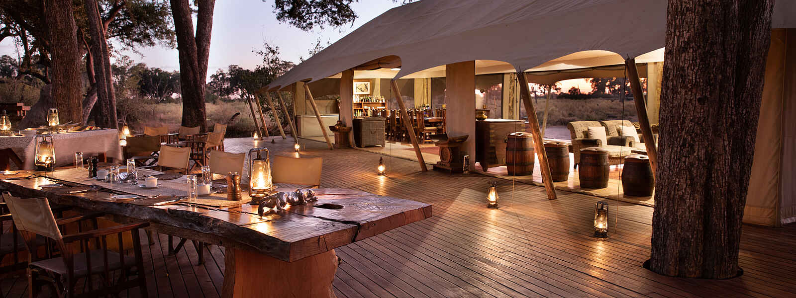 Duba Explorers Camp: Terrasse mit Essbereich Duba Explorers Camp: Terrasse mit Essbereich