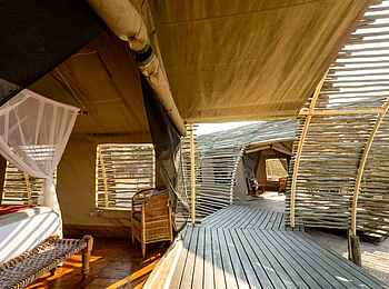 Evolve Back Gham Dhao Lodge: Terrasse Familienzelt