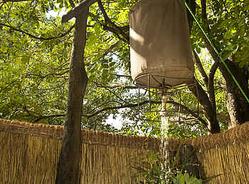 Island Bush Camp: Bucketshower Island Bush Camp: Bucketshower