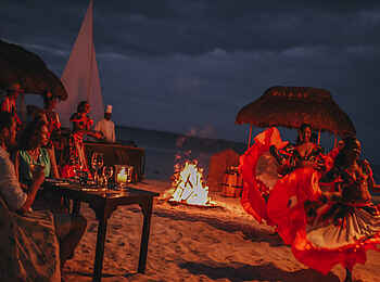 La Pirogue: Abendprogramm am Strand La Pirogue: Abendprogramm am Strand
