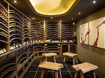 Leeu Estates: Der Weinkeller