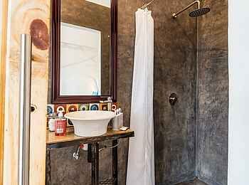 Lenyebi River Lodge: Das Badezimmer Lenyebi River Lodge: Das Badezimmer