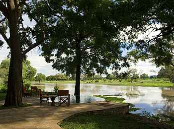 Luangwa Safari House: Hoher Wasserstand in der Lagune Luangwa Safari House: Hoher Wasserstand in der Lagune