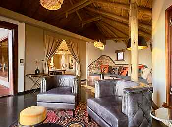 Red Dunes Lodge: Suite Lounge