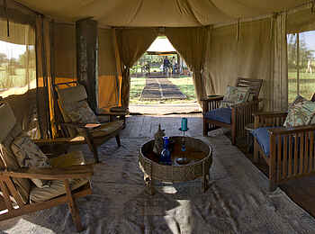 Ronjo Camp: Sessel im Loungezelt