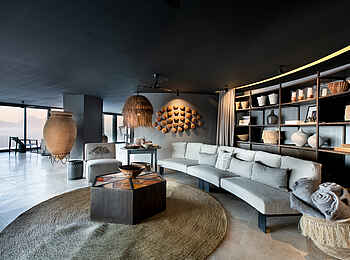 andBeyond Sossusvlei Desert Lodge: Die gemütliche Lounge andBeyond Sossusvlei Desert Lodge: Die gemütliche Lounge