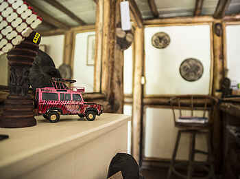 Buhoma Lodge: Spielzeugauto