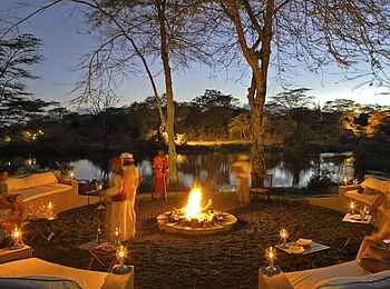 Finch Hattons: An der Feuerstelle Finch Hattons: An der Feuerstelle