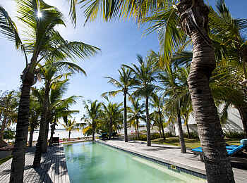 Ibo Island Lodge: Pool und Sonnendeck