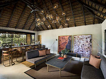 Lion Sands Ivory Lodge: Lounge und Bar