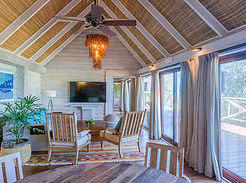 Melia Zanzibar: Wohnbereich der Beach Suite Melia Zanzibar: Wohnbereich der Beach Suite