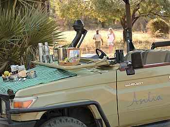 Roho ya Selous Camp: Frühstück im Busch Roho ya Selous Camp: Frühstück im Busch