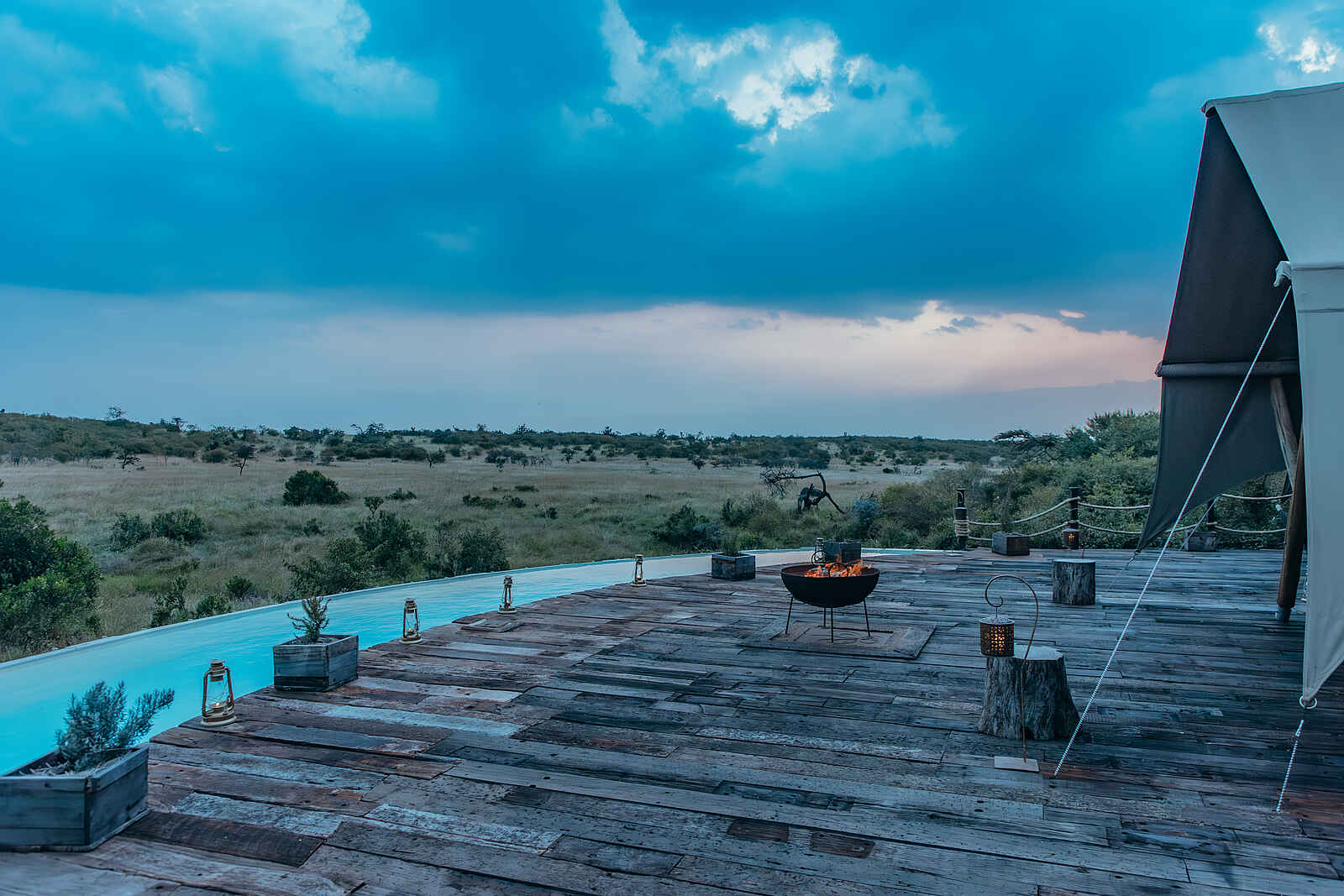 The Sambuk Suite at Mara Nyika Camp: Terrasse mit Pool The Sambuk Suite at Mara Nyika Camp: Terrasse mit Pool
