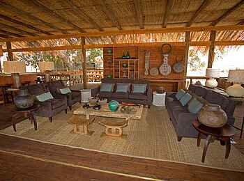Shumba Camp: Lounge mit Speisesaal Shumba Camp: Lounge mit Speisesaal