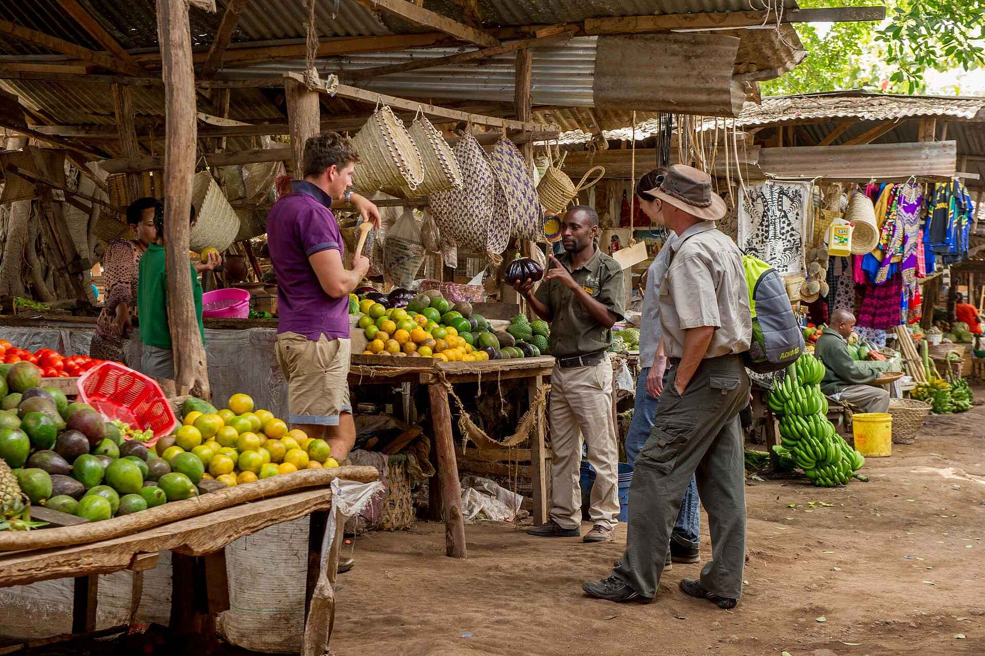 Wayo Manyara Green Camp: Marktbesuch in Mto wa Mbu