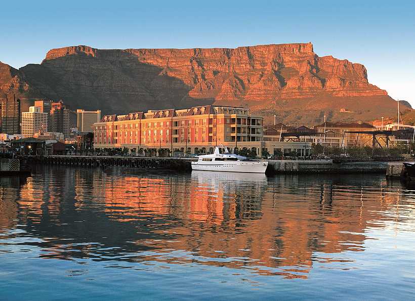 Cape Grace Hotel: Tafelberg im Abendlicht Cape Grace Hotel: Tafelberg im Abendlicht