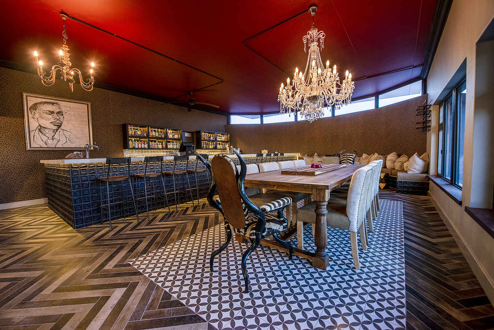 Etosha King Nehale: Die Bar Etosha King Nehale: Die Bar