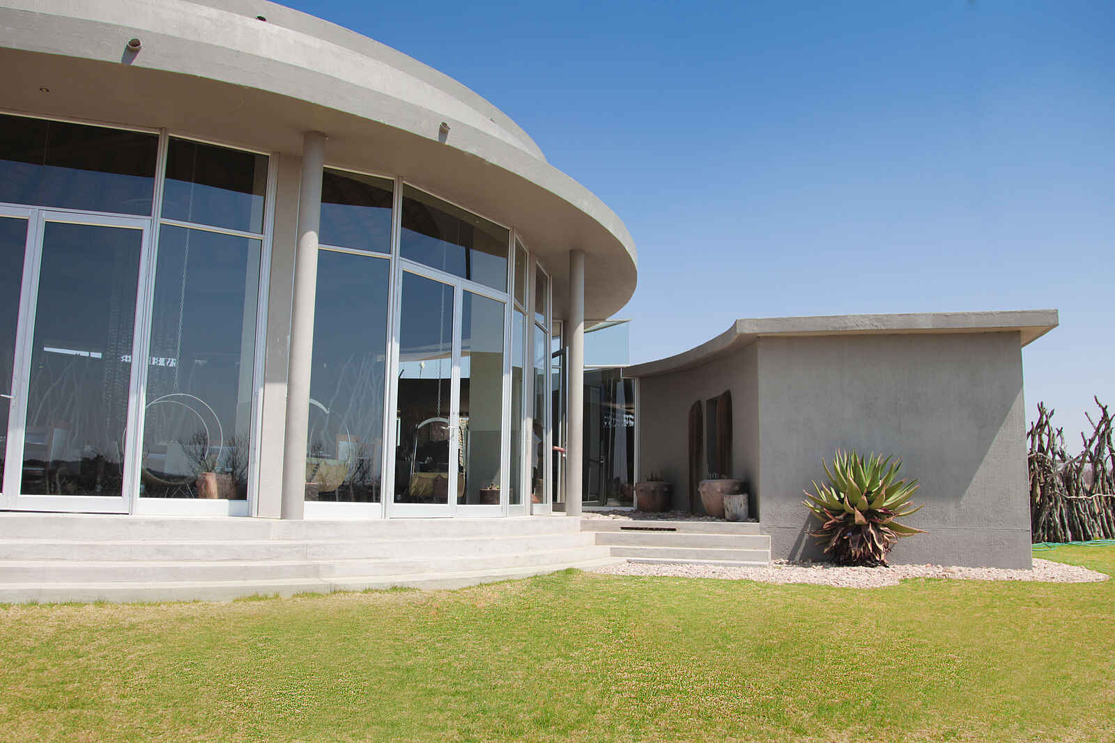 Naankuse Lodge: Hauptgebäude Naankuse Lodge: Hauptgebäude