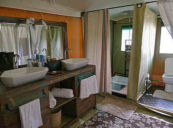 Naona Moru Camp: Bad mit Dusche und WC