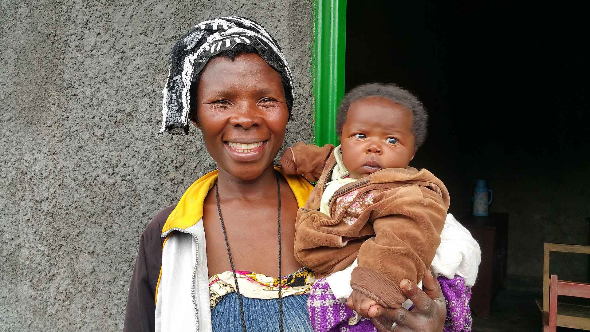 Gorilla, Gorilla Tracking, Ruhengeri, Singita, Singita Kwitonda Lodge, Volcanoes National Park, Kind, Mutter