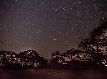Somalisa Camp: Sternenhimmel über dem Camp Somalisa Camp: Sternenhimmel über dem Camp
