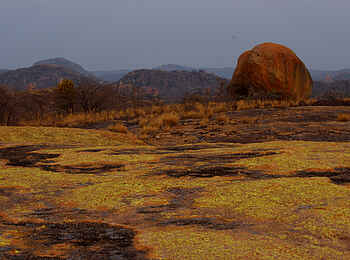Big Cave Camp: Hügellandschaft