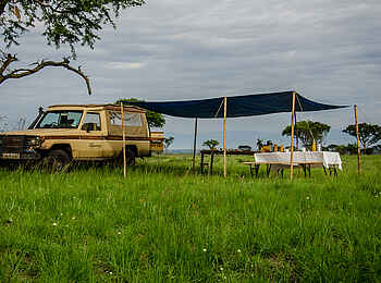 Ishasha Wilderness Camp: Speisen im Freien Ishasha Wilderness Camp: Speisen im Freien