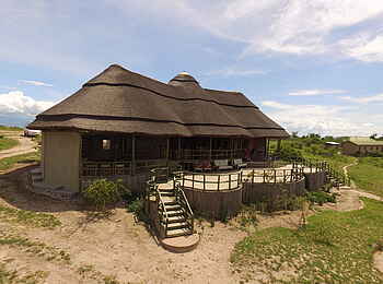 Kasenyi Safari Camp: Hauptgebäude mit Reetdach