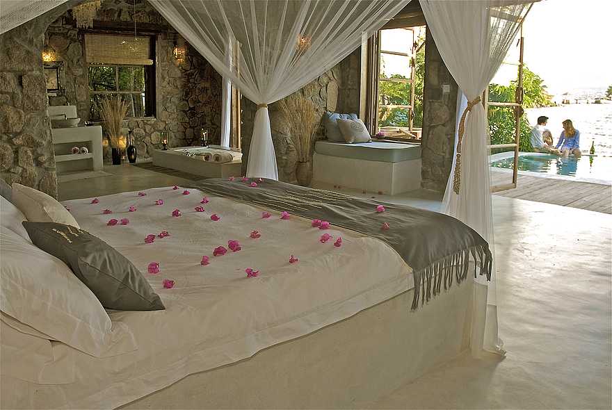 Kaya Mawa: Blick aus Madimba House auf den Pool Kaya Mawa: Blick aus Madimba House auf den Pool