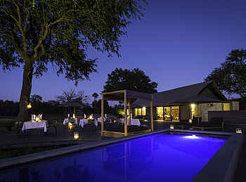 Linkwasha Camp: Dinner im Freien Linkwasha Camp: Dinner im Freien