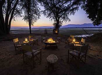 Little Ruckomechi Camp: Lagerfeuer