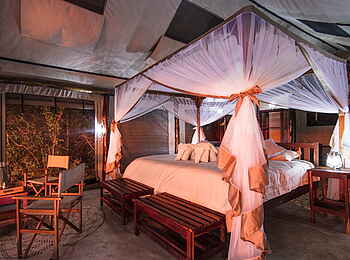 Luambe Camp: Interieur des Gästezeltes Luambe Camp: Interieur des Gästezeltes