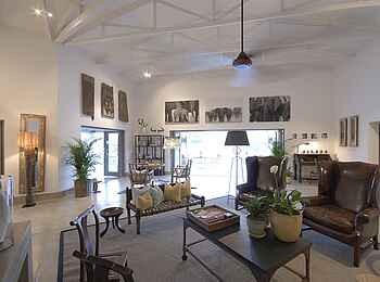 Mushara Outpost: Ledersessel