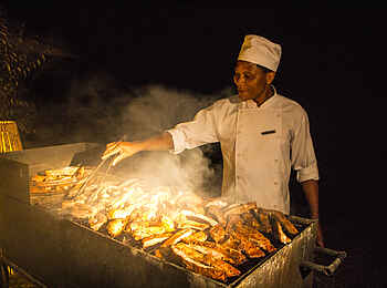 Sayari Camp: Am Grill Sayari Camp: Am Grill