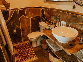 Soroi Leopards Lair Cottages: Badezimmer