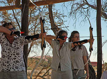 Sossusvlei Lodge: Bogenschießen