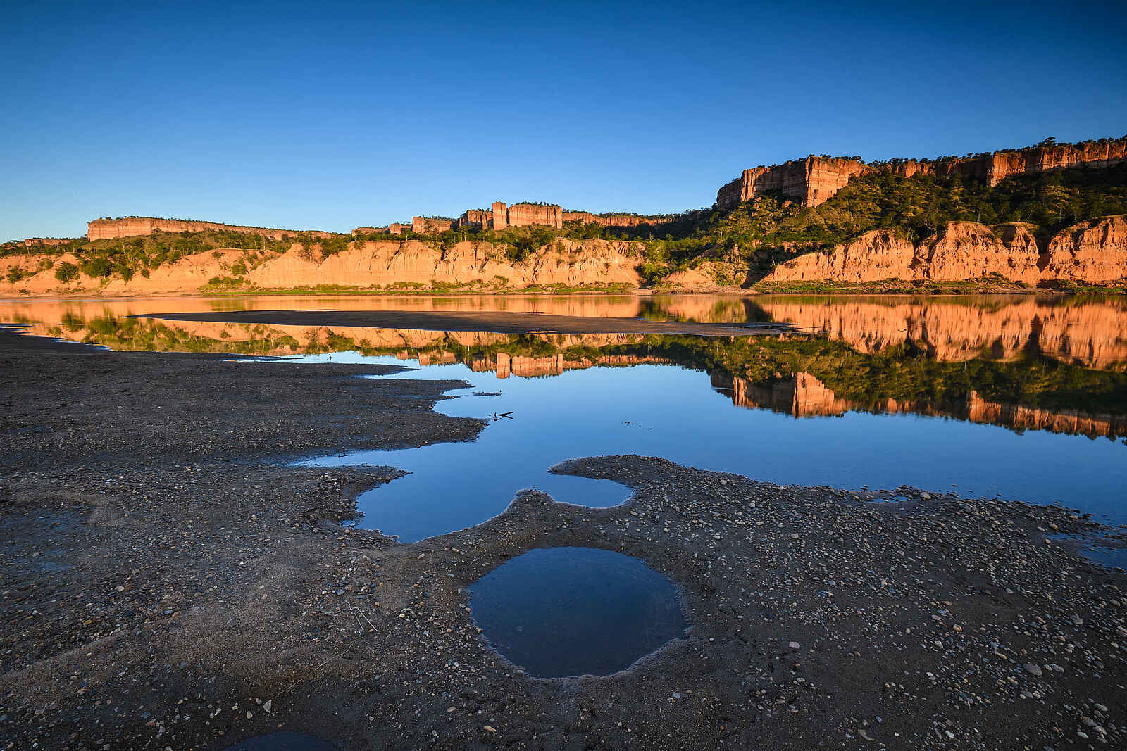 Chilo Ivory Trail Adventure: Cliffs und Pfützen Chilo Ivory Trail Adventure: Cliffs und Pfützen