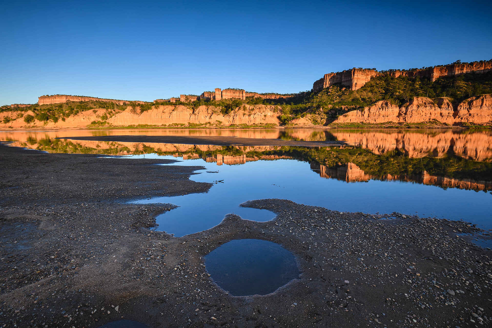 Chilo Ivory Trail Adventure: Cliffs und Pfützen Chilo Ivory Trail Adventure: Cliffs und Pfützen