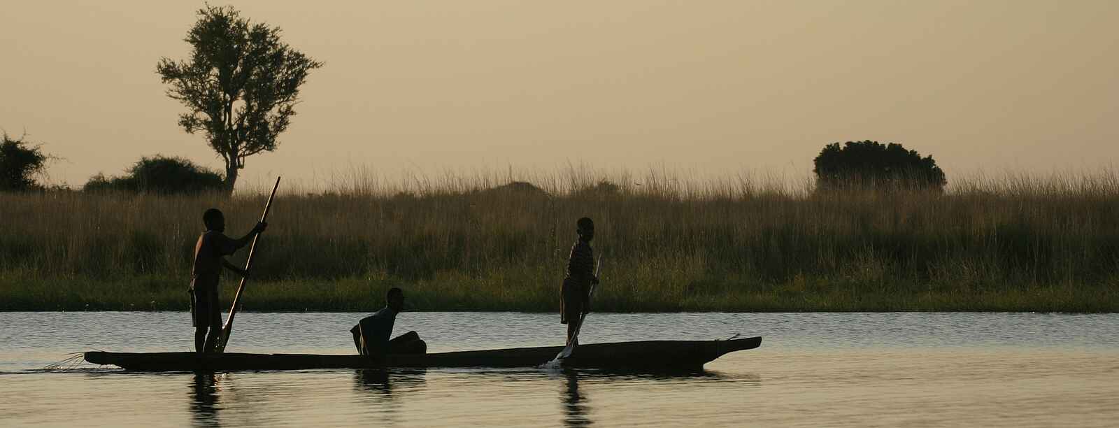 Chobe Elephant Camp: Traditionelles Mokoro Boot Chobe Elephant Camp: Traditionelles Mokoro Boot