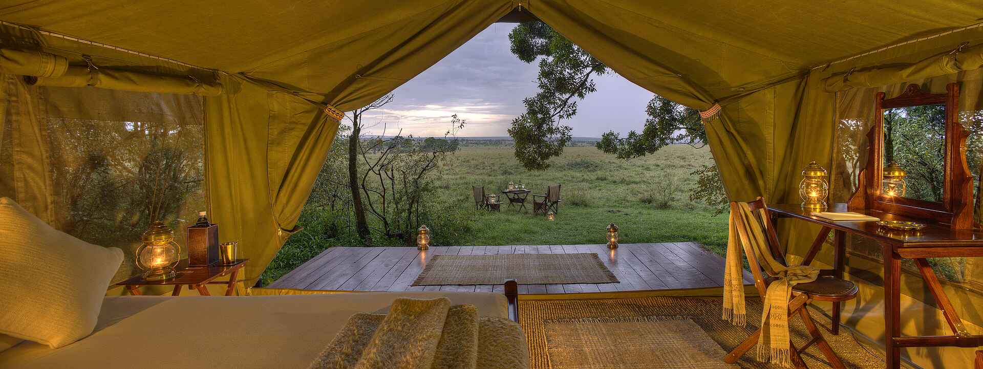 Elephant Pepper Camp: Ausblick aus dem Gästezelt afrikarma, afrikarma.de, Big Five, Cheli & Peacock, Cheli and Peacock, Elefant, Elephant Pepper, Elephant Pepper Camp, Fauna, Kenia, Kenya, Löwe, Löwenrudel, Maasai Mara, Mara, Masai Mara, Massai Mara, Migration, North Mara, North Mara Conservation, North Mara Schutzgebiet, Reise, Rift Valley, Rift Valley District, Safari, Tierwanderung, www.afrikarma.de, Einrichtung, Gäste, Gästezelt, Guest Tent, Interieur, Zelt