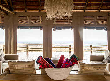 Kubu Kubu Tented Camp: Lounge und Holzplattform