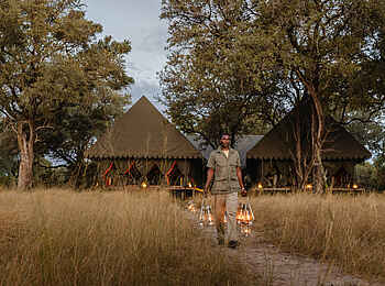 Mbamba: Der Weg zum Zentralbereich Mbamba: Der Weg zum Zentralbereich