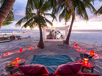 North Island: Filmabend am Strand